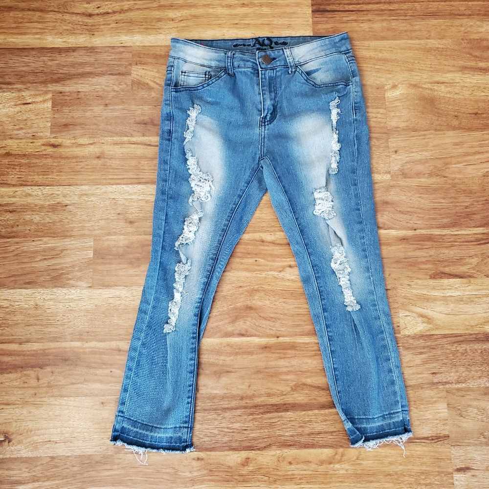 American Quality Denim Size 5 Skinny Distressed Crop Jeans